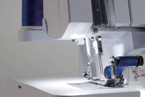 overlock Juki MO-80CB + sada nití ZDARMA-4