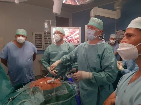 Operace břišní kýly a diastázy přímých břišních svalů | nem-tr.cz
