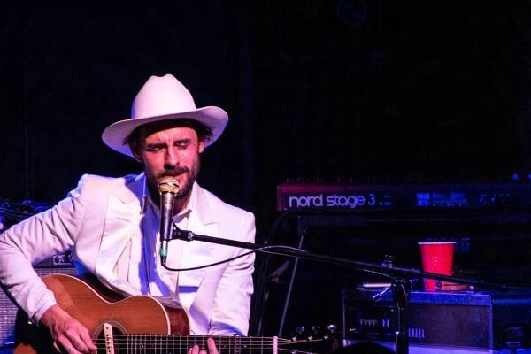 Robert Ellis (singer-songwriter)