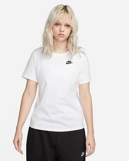 Dámské triko Nike Sportswear Club Essentials