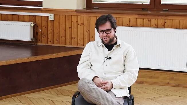 Cynikův podcast: Romy neparodujeme, smějeme se spíše extremistům, říká režisér Tomáš Burian