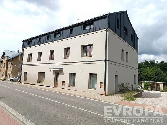 Pronájem bytu 2+kk, celková výměra 53,36 m2, vyhrazené parkování