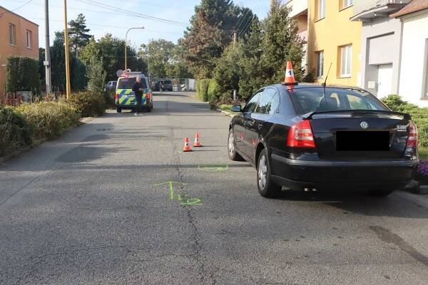 Řidič srazil v Otrokovicích při otevírání dveří cyklistku. Utrpěla těžké zranění - ZLIN.CZ