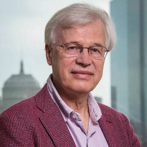 Portrait picture of Bengt Holmstrom