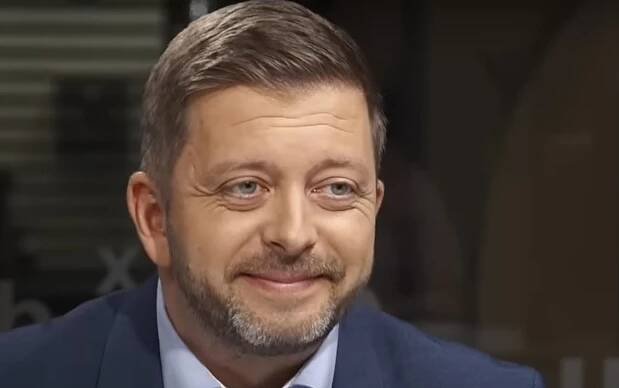 Rakušan je úspěšným politikem a otcem tří dětí: kde poznal svou manželku a jak jim jejich vztah funguje - Zivot