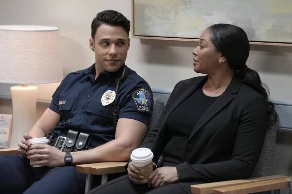 V plamenech - Dárci - Z filmu - Rafael L. Silva, Tamala Jones