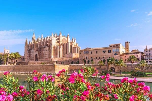 Where to stay in Palma de Mallorca? Stay in the Old Town to be close to the Gothic cathedral.