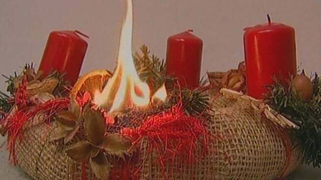 Adventní věnce nenechávejte zapálené bez dozoru, varují hasiči