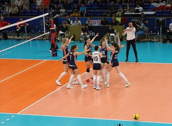 OBRAZEM: Zlatou Evropskou ligu vidělo 1 700 diváků! České reprezentantky padly