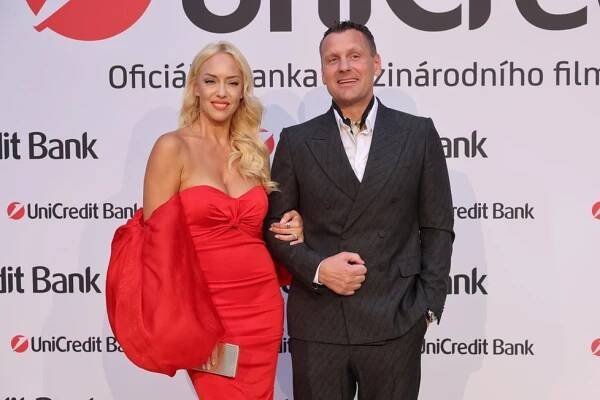 Kate Matl (46) ze Survivora: Masakr s pěti sestrami! Táta jednou bouchl dveřmi a utekl