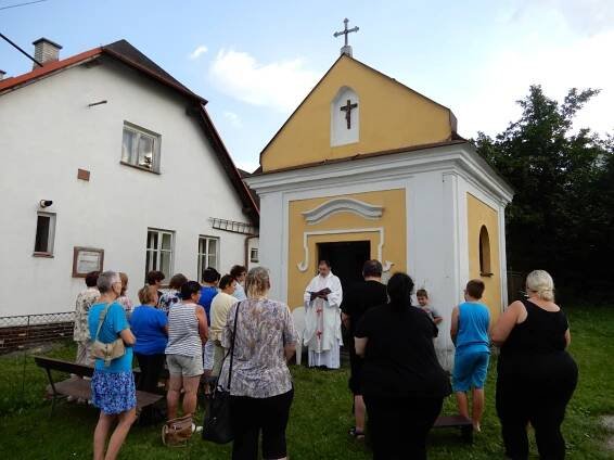 Poutní mše svatá v Libině u kaple sv. Rocha | Fotogalerie | Farnosti Nová Hradečná, Libina a Oskava