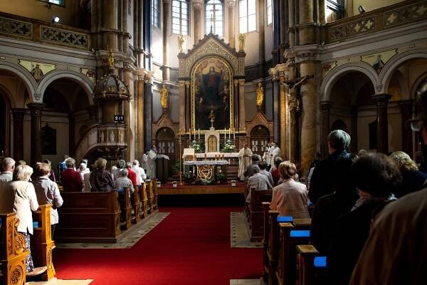Mše svatá k 175. výročí posvěcení kostela Nanebevzetí Panny Marie v Mariánských Lázních - Diecéze plzeňská 
