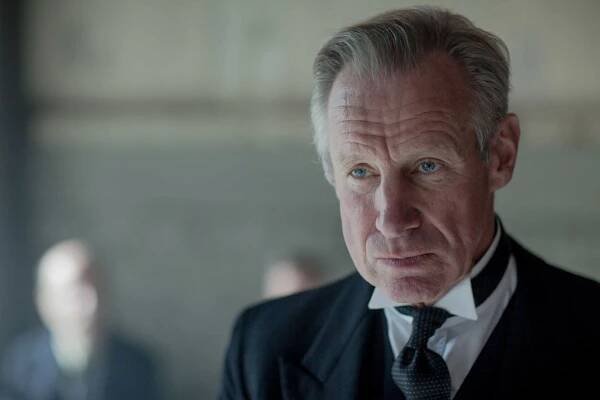 Vesnice - Epizoda 5 - Z filmu - Nicholas Farrell
