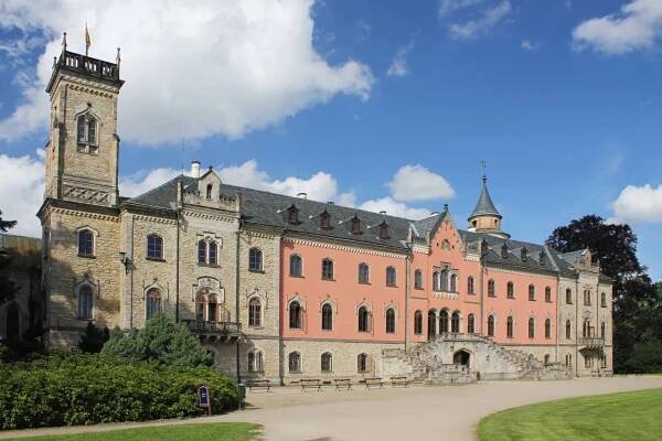 Sychrov_Castle_(3)(1)-1 | TVGURU.cz