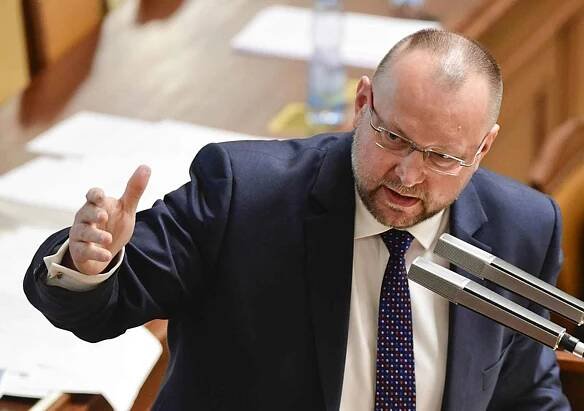 Poslanec Jan Bartošek.