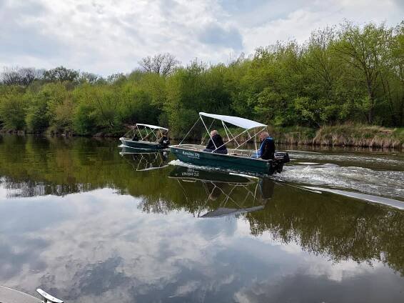 Projížďky na motorových lodích po Moravě za 520 Kč Rohatec Půjčovna lodí a paddleboardů Rohatec • Firmy.cz