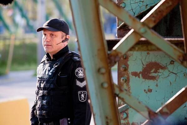 Flashpoint - Grounded - Z filmu - Enrico Colantoni