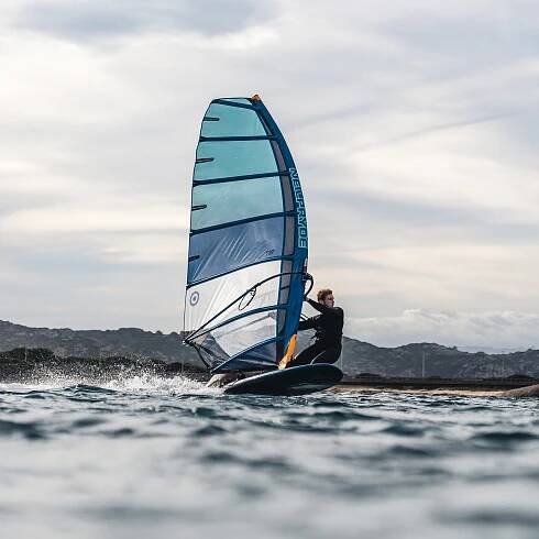 windsurfsail windsurfsegel Neilpryde V8 2024