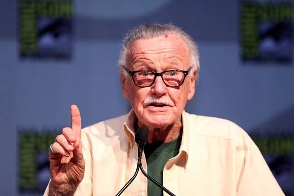 Stan Lee je obětí ekonomického zneužívání