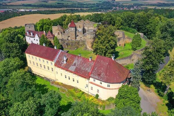 Hrad a zámek Klenová