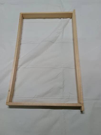 Rámek lipový 39x24 cm -nadrátkovaný se zámkem - Včelařské potřeby Děčín - Včelařství u Kunclů