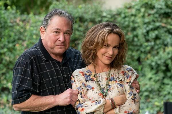 Dollface - Královna se vrací domů - Z filmu - Don Stark, Jennifer Grey