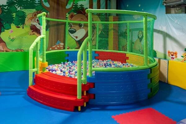 Bazének s míčky - Funpark Žirafa - Praha