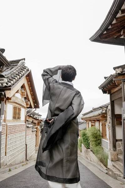 Seong Hyeok J