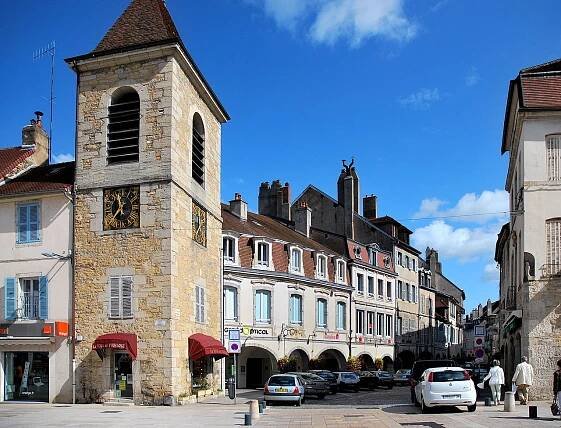 Soubor:Rue des arcades.jpg – Wikipedie