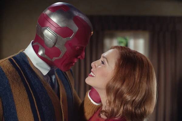 Fotka: Superhrdinové Vision a Wanda Maximoff