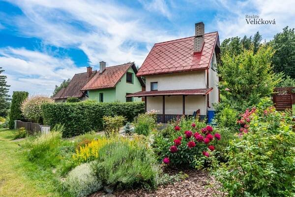 Prodej krásné zděné chaty v kouzelném prostředí u lesa, Hradec Králové - Divec | Reality Veličková