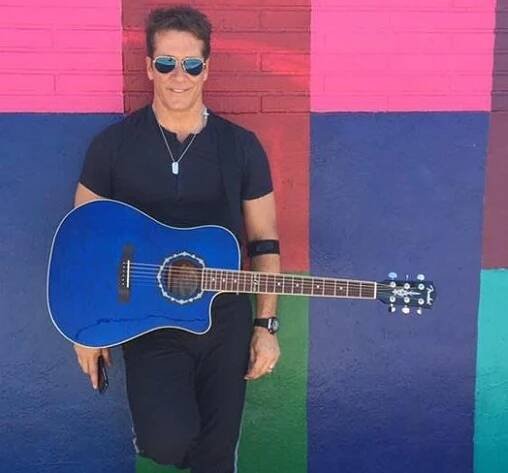 Fernando Carrillo se vrací k hudbě - Telenovely.net... vše o telenovelách na jednom místě