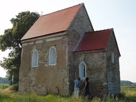 Soubor:Kopčany kostol - sever.JPG – Wikipedie