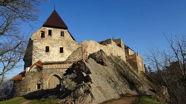 Hrad Točník | Brdy a Podbrdsko - Turistický portál