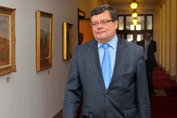 Vondrovi a Fuksovi utnuli trafiky! Končí v Českém aeroholdingu