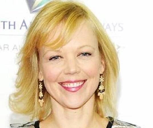 Emily Bergl Biography - Facts, Childhood, Family Life of English–American Actress