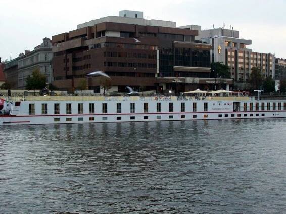 HOTEL FLOTANTE