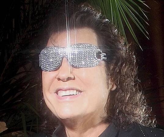 Ronnie Milsap Biography - Facts, Childhood, Family Life & Achievements