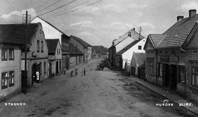 Městys Staňkov, Husova ulice; před rokem 1930 (sbírka Jiřího Fiedlera).