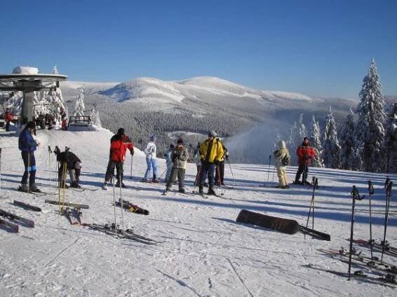 Chystáte se na hory? Harrachov začíná zimní sezónu!