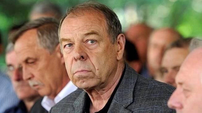Předseda ČMKOS Jaroslav Zavadil odstoupí ze své funkce v pátek.