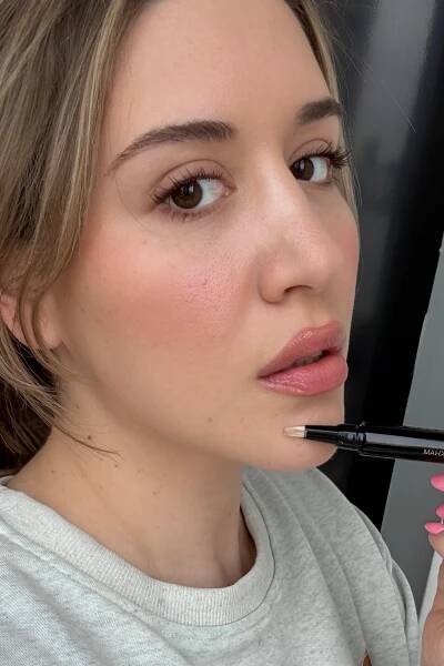 The Victoria Beckham Concealer Pen Is the Only Thing That Erases My Dark Circles