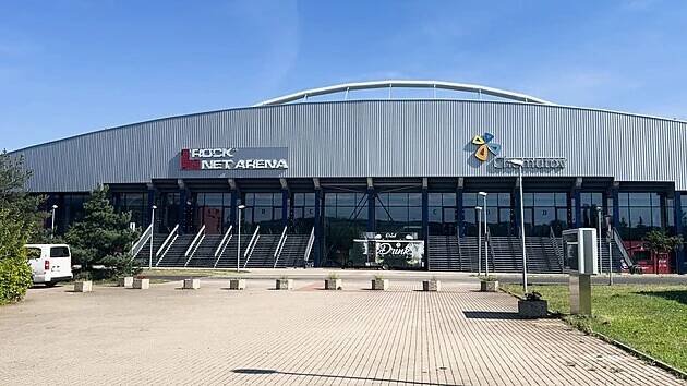 Chomutov řeší, jak zbavit stadion jména po obviněné firmě. Místním název vadí