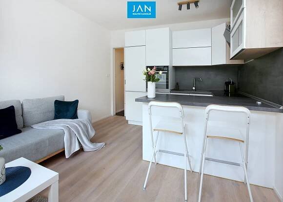 Pronájem bytu 2+kk s balkonem, 47 m,2 Praha 10 - Hostivař - JAN Reality