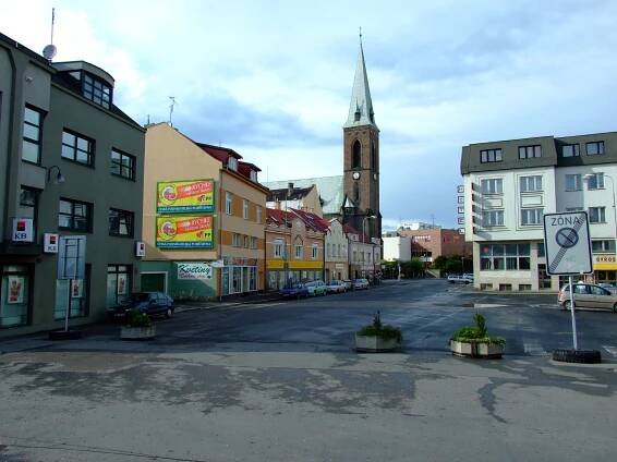 Soubor:Kralupy nad Vltavou, Palackého náměstí.jpg – Wikipedie
