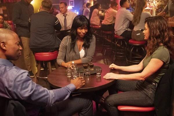 The Fix - Ghost Whisperer - Z filmu - Merrin Dungey, Robin Tunney
