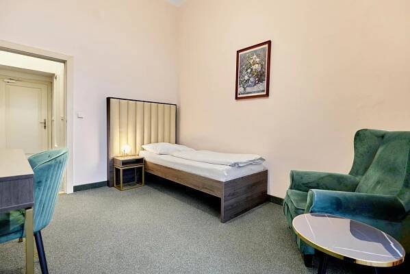 Maxim Hotel 4*