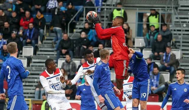 Dorostenci Sigmy na Lyon a postup nestačili. I tak jim stadion tleskal
