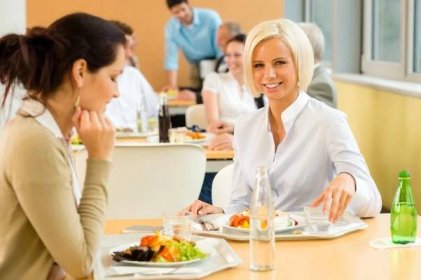 Proč je důležité udělat si pauzu na oběd? Pro krásu, zdraví i motivaci k práci