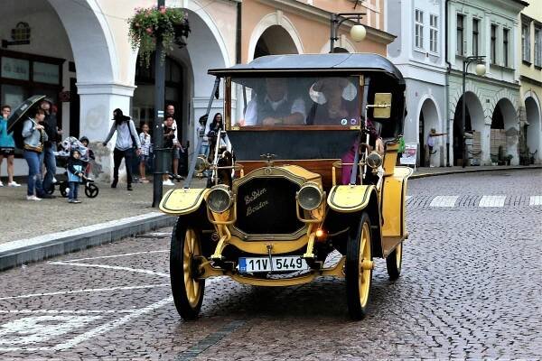 Víkend ve znamení historických automobilů - Kutnohorské listy